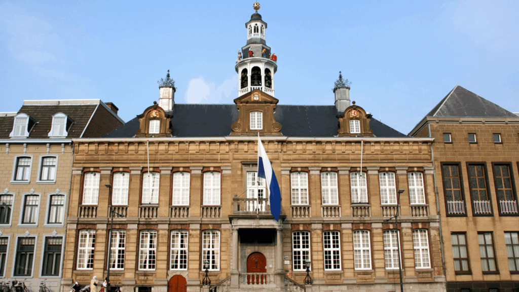 TOP 8 TRƯỜNG ĐẠI HỌC TỐT NHẤT TẠI HÀ LAN